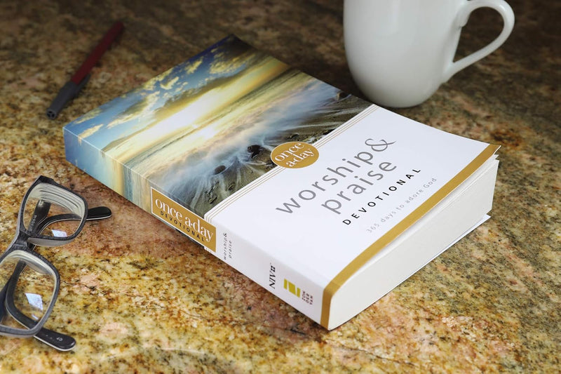 NIV, Once-A-Day Worship and Praise Devotional by Zondervan