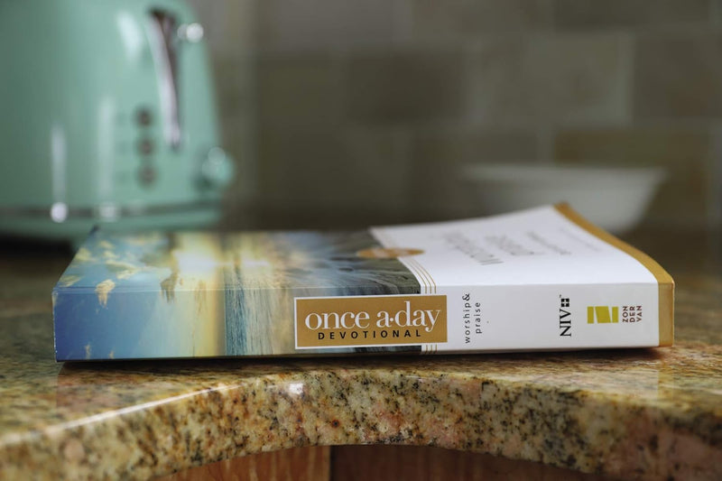 NIV, Once-A-Day Worship and Praise Devotional by Zondervan