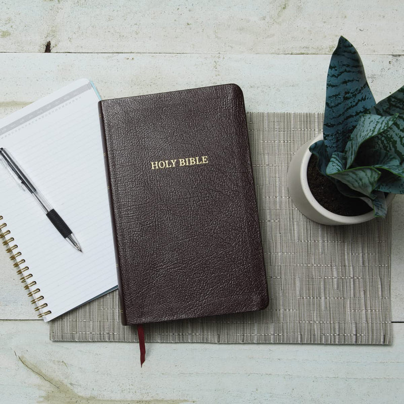 KJV Reference Bible, Personal Size Giant Print by Thomas Nelson