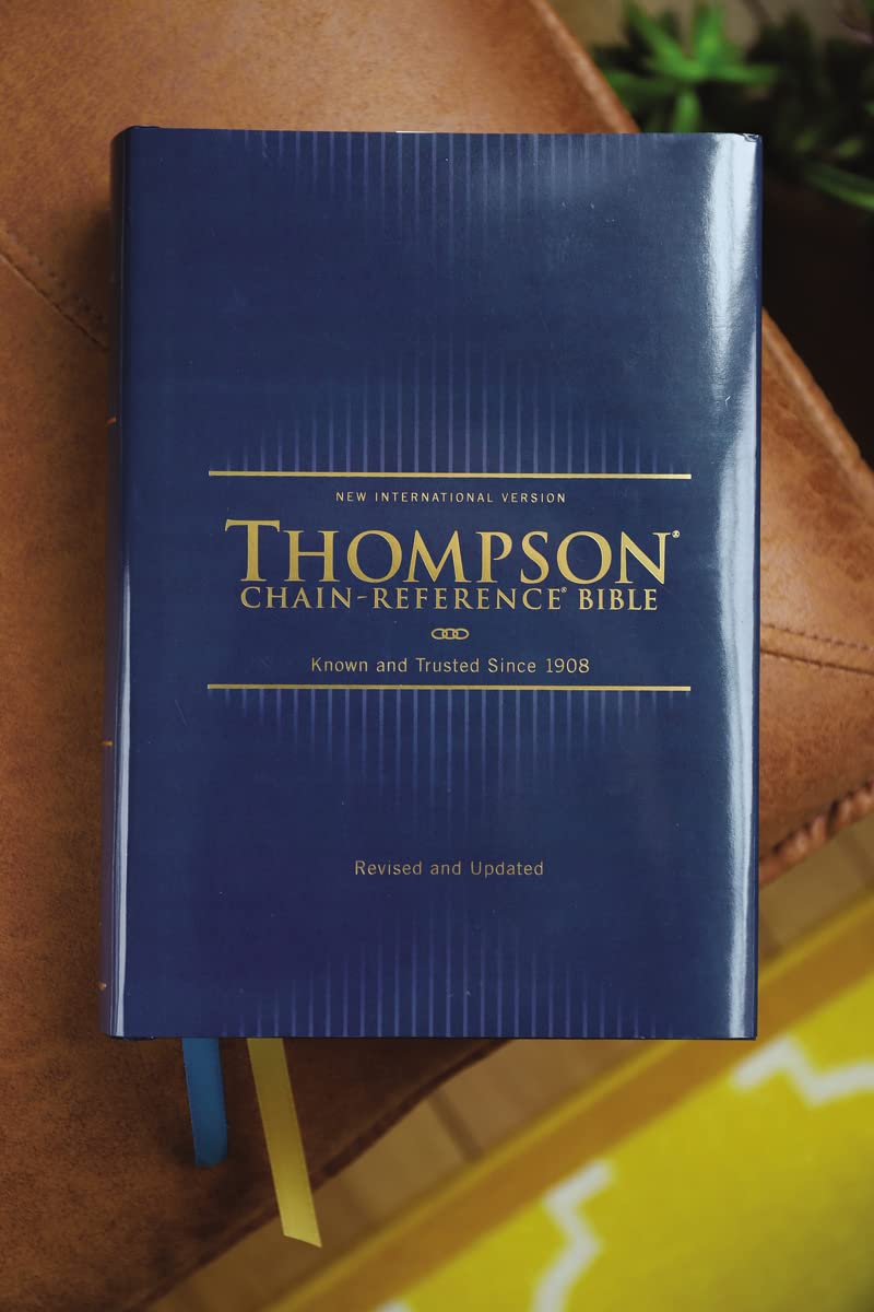 NIV, Thompson Chain-Reference Bible, Hardcover, Navy, Red Letter, Comfort Print by Ph.D. Frank Charles Thompson