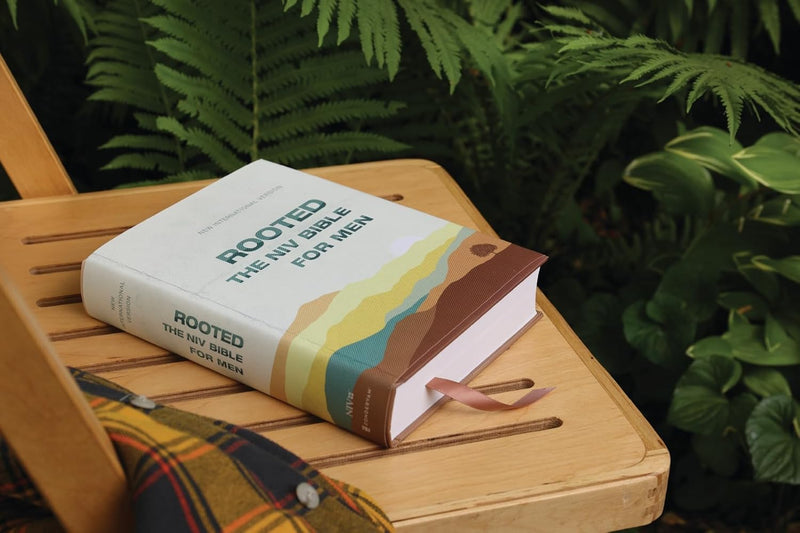 Rooted: The NIV Bible for Men by Livingstone Corporation