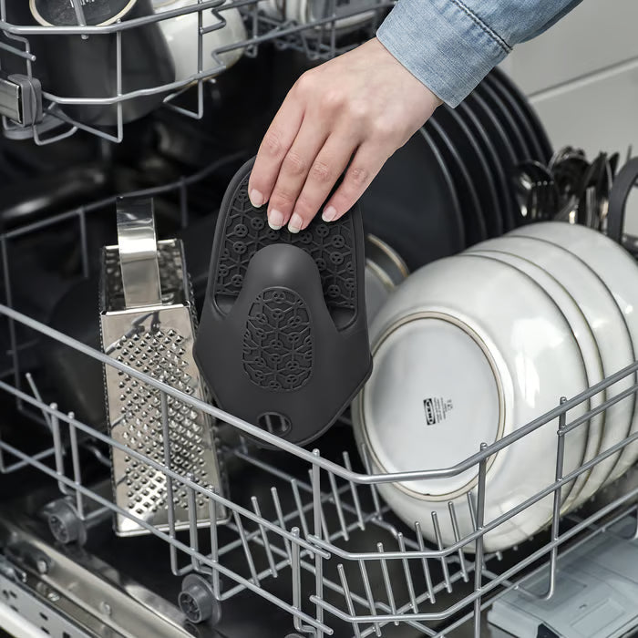 IKEA SANDVIVA Oven glove, silicone/dark grey