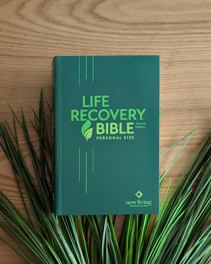 The Life Recovery Bible: New Living Translation, Personal Size by Tyndale House Publishers