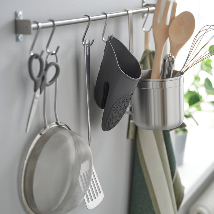 IKEA SANDVIVA Oven glove, silicone/dark grey