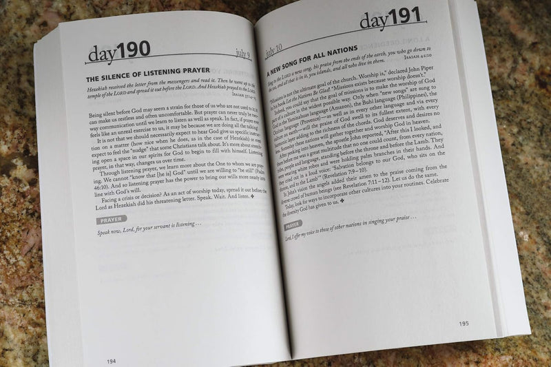 NIV, Once-A-Day Worship and Praise Devotional by Zondervan