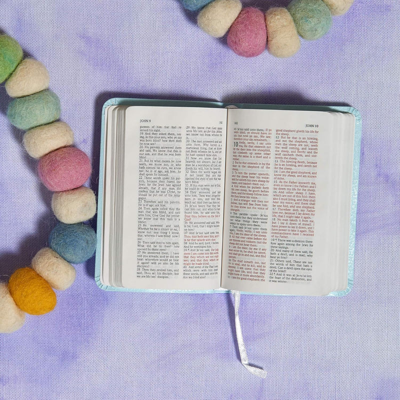 New Testament With Psalms/King James Version/Blue Leather/4633-76 by Holman Bible Publishers