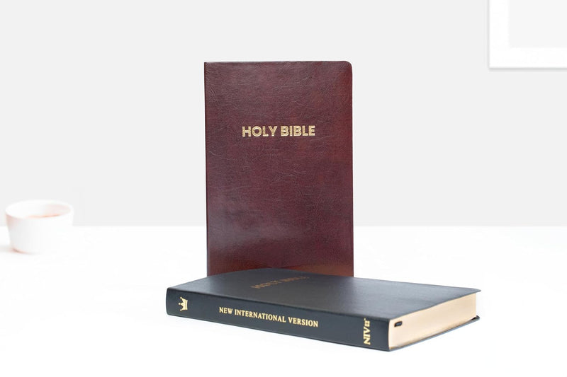 NIV English Bible – Brown Anglicised Version  by Biblica