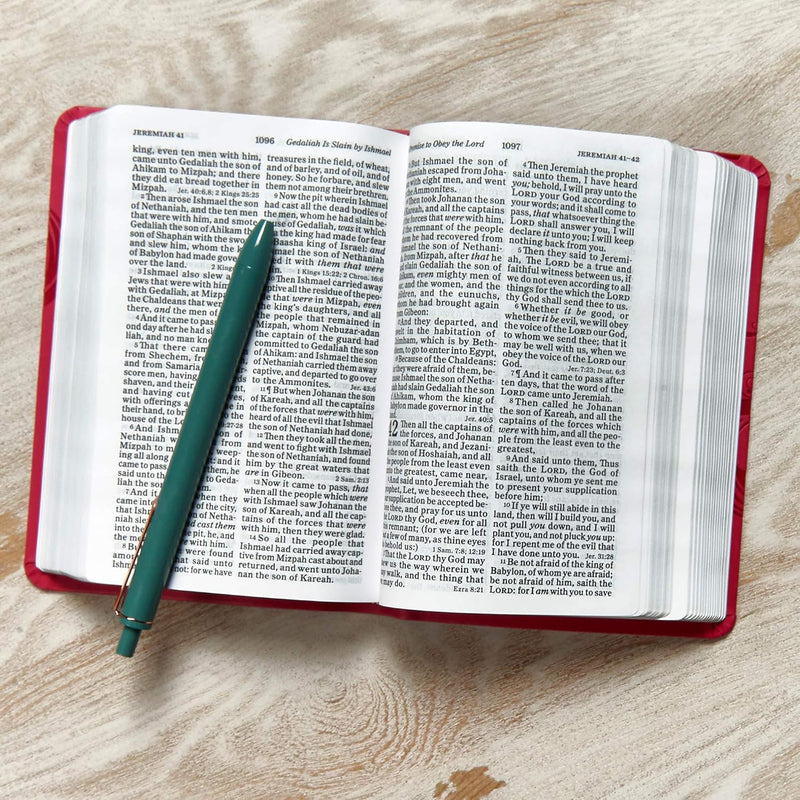 KJV-Referenzbibel in Großdruck, Pink LeatherTouch – Großdruck von Holman Bible Publishers