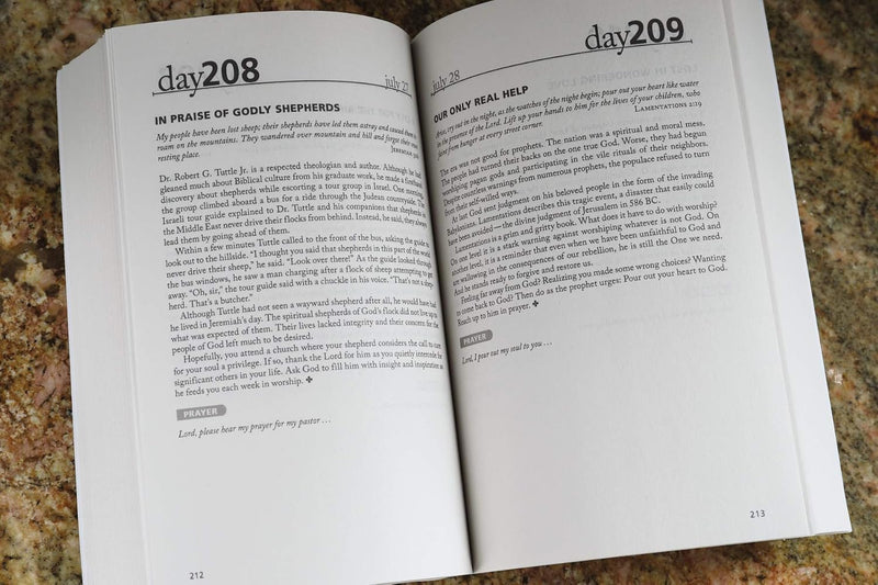 NIV, Once-A-Day Worship and Praise Devotional by Zondervan