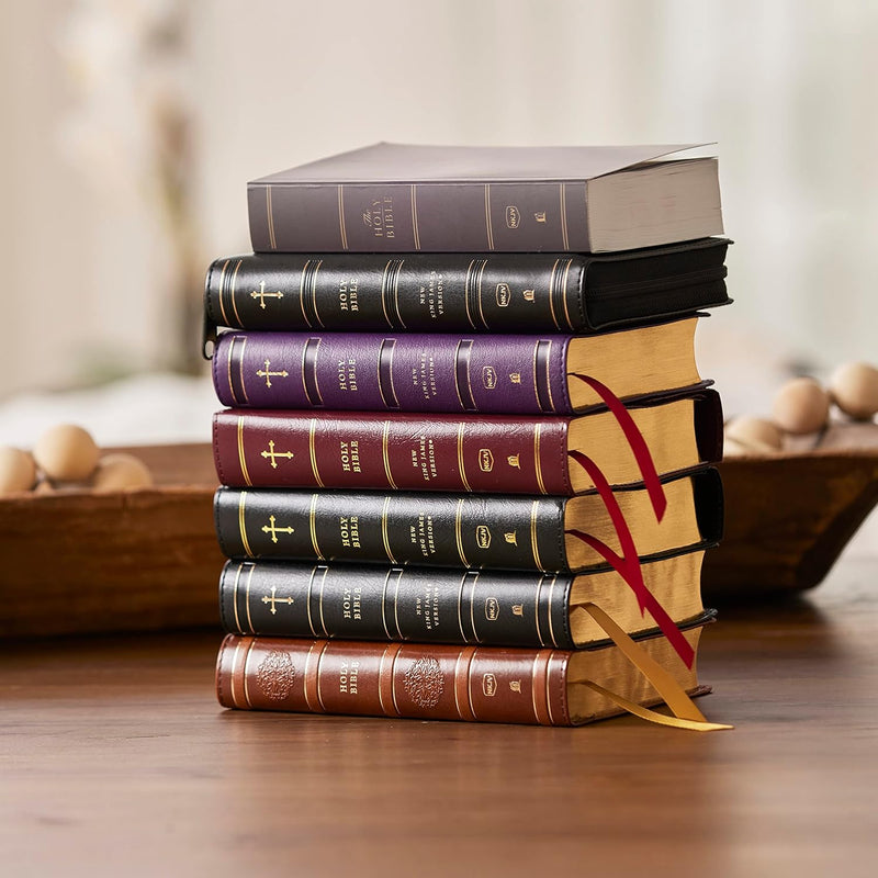 NKJV Compact Paragraph-Style Bible byThomas Nelson Publishers