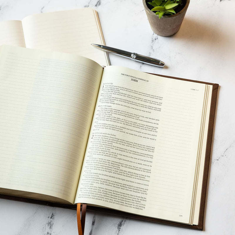 King James Version, Leathertouch-over-Board, Imitation Leather by Holman Bible Publishers