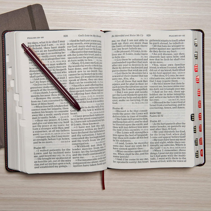 Holy Bible: King James Version, Reference Bible, Giant Print  by Holman Bible Publishers