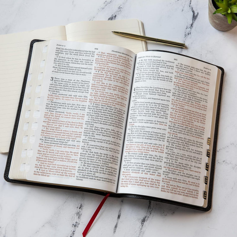 Holy Bible: King James Version, Thinline Bible – Black Genuine Leather (Large Print) by Holman Bible Publishers