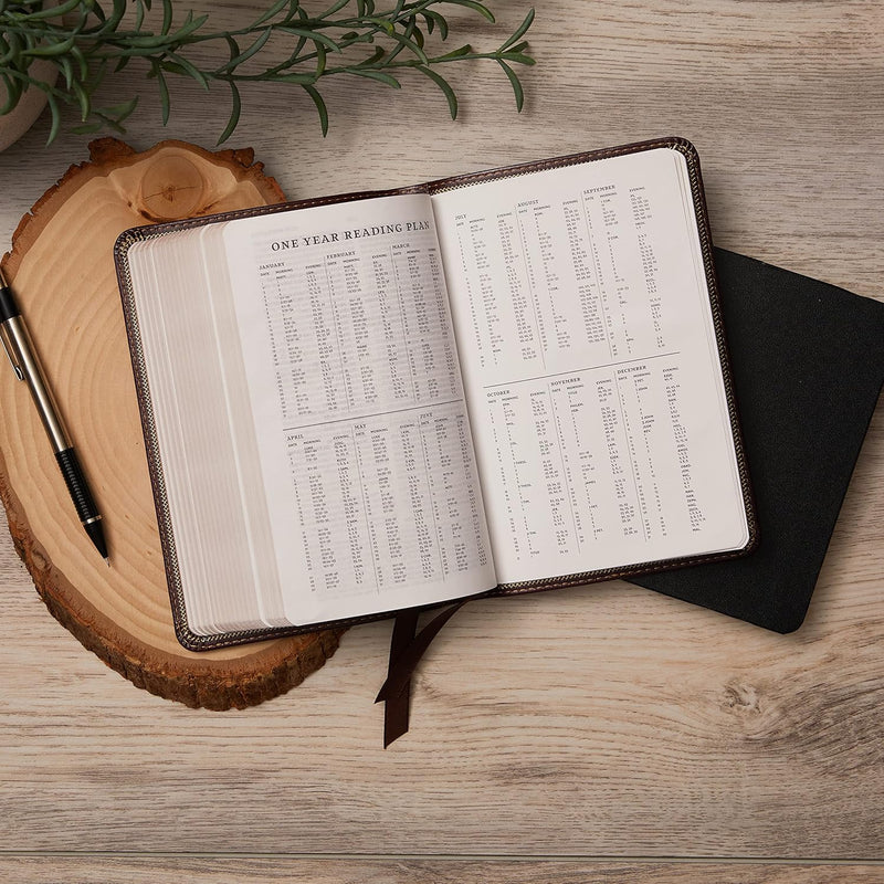 NKJV, Thinline Bible, Compact, Leathersoft, Burgundy, Red Letter, Comfort Print by Thomas Nelson