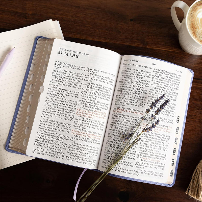 Personal Size Giant Print Bible, Lavender LeatherTouch, Indexed by Holman Bible Publishers