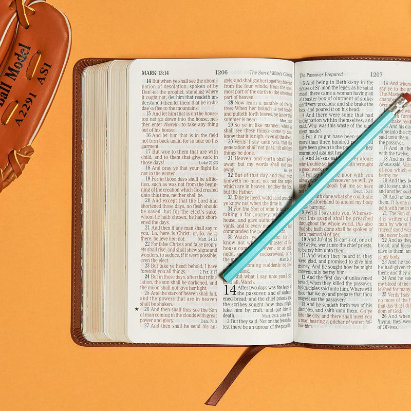 Holy Bible: King James Version, Kids Bible by Holman Bible Publishers