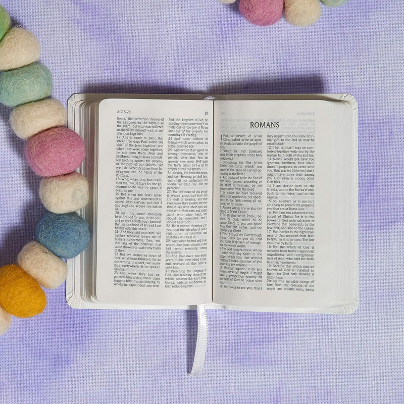 New Testament and Psalms-KJV by Holman Bible Staff