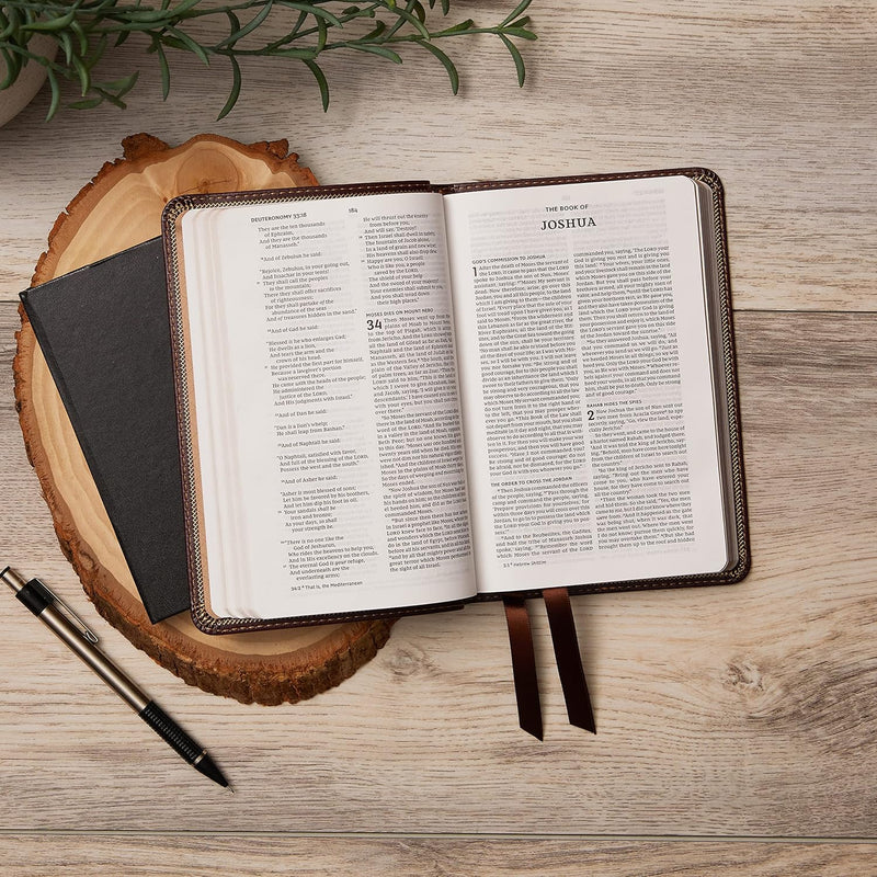 NKJV, Thinline Bible, Compact by Thomas Nelson