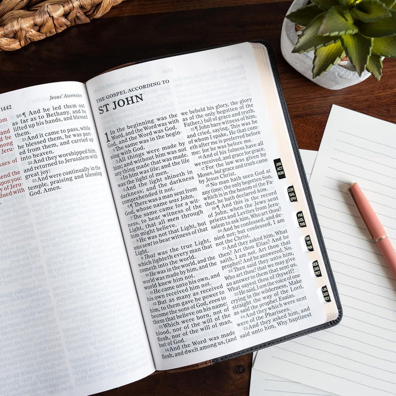 Personal Size Giant Print Bible, Black/Brown LeatherTouch, Indexed by Holman Bible Publishers