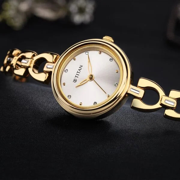 Titan Lagan Silver Dial Golden Metal Strap Watch for Women