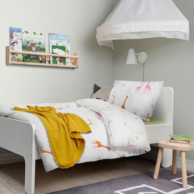 IKEA BERGFINK 3-piece bedlinen set with bag, green giraffe, 150x200/50x80 cm (59x78 3/4/19 5/8x31 1/2 ") | IKEA Bed linen | Eachdaykart