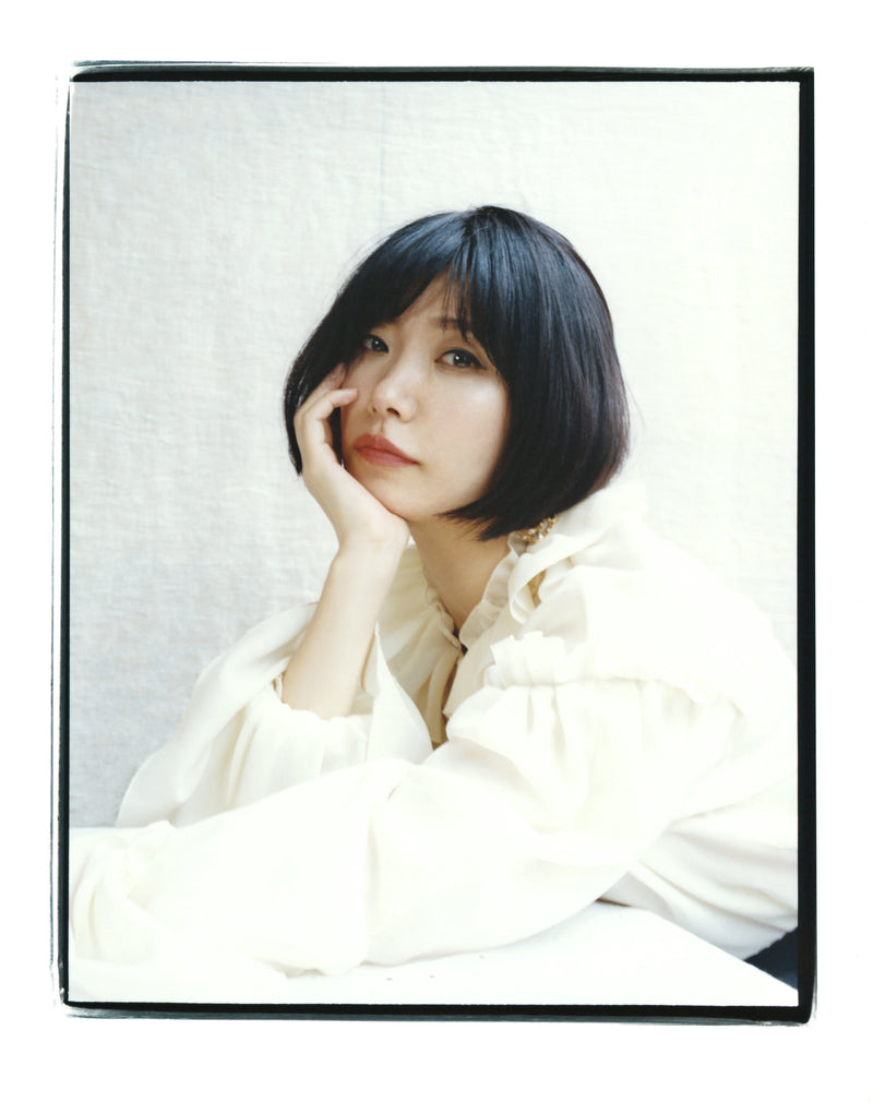 Brüste und Eier von Mieko Kawakami, Sam Bett und David Boyd