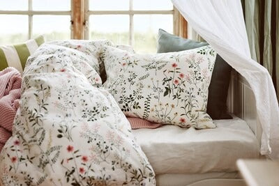 IKEA TIMJANSMOTT Duvet cover and pillowcase, white/floral pattern, 150x200/50x80 cm (59x79/20x31 ") | IKEA Bed linen | Eachdaykart